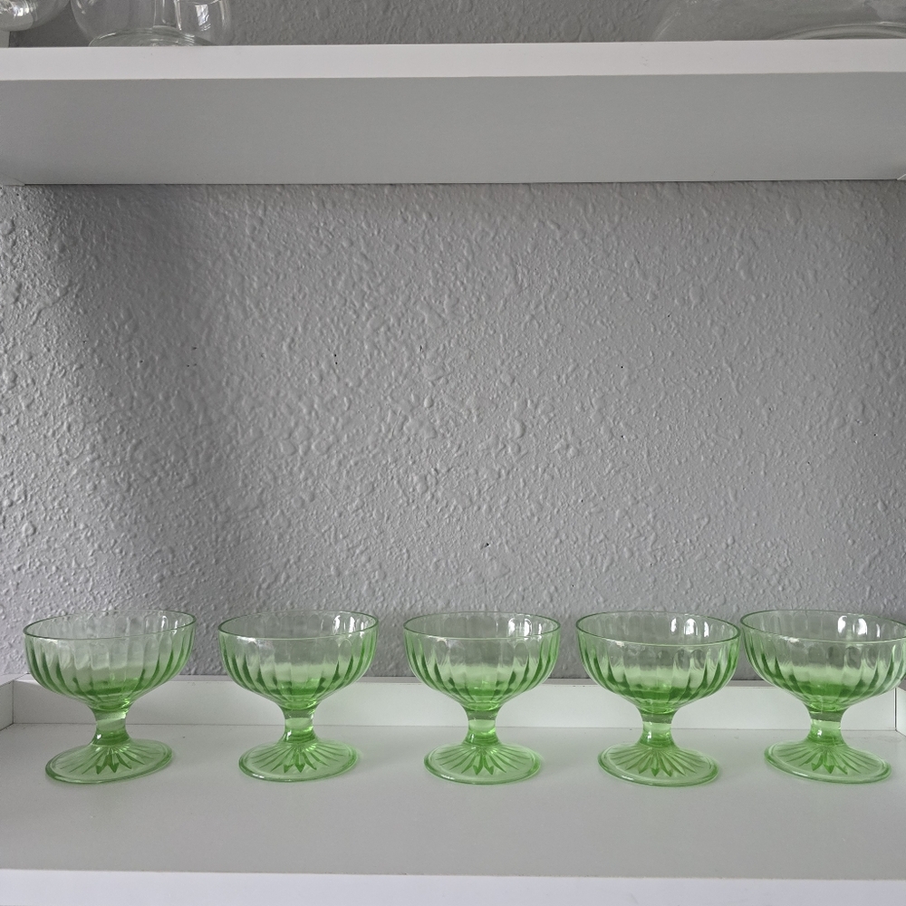 5 Vintage Green Depression Vaseline Uranium Glass Sherbet Dessert Pudding Cup